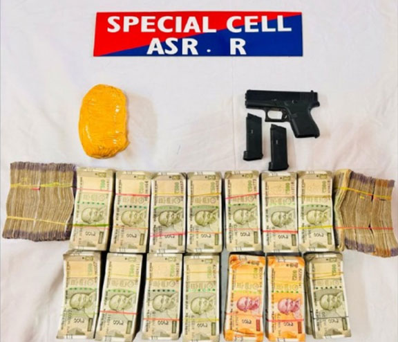 Amritsar Police arrests three members of international smuggling gang
